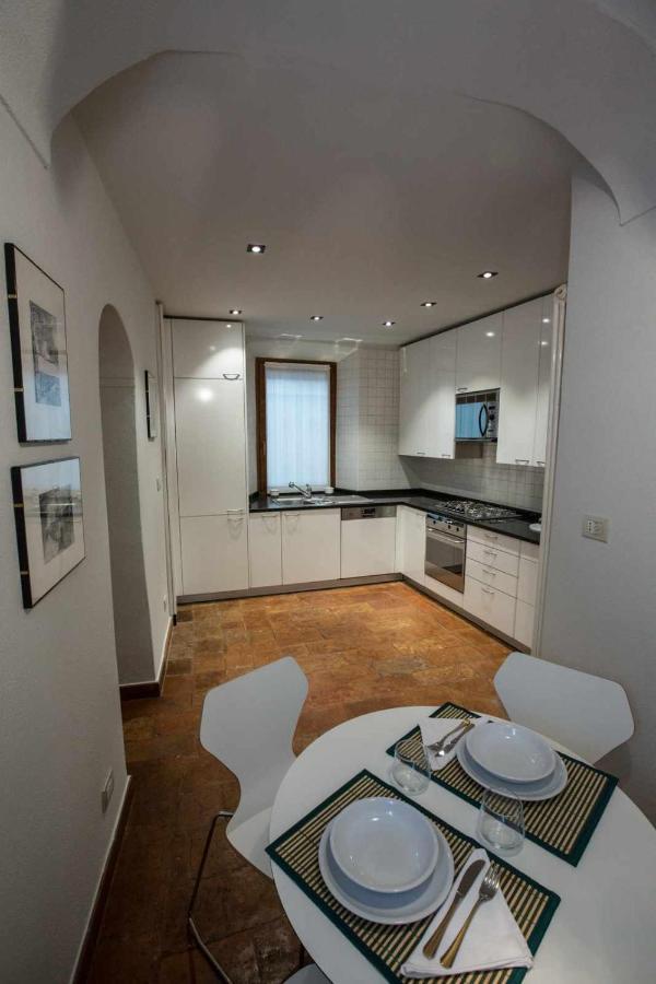 Historical Apartment In The Center Of Gravedona - Larihome A02 Dış mekan fotoğraf